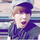 ���԰���ɫ����ͷ��,����۾�����ô����������