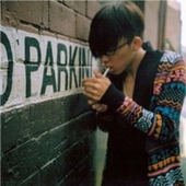 ���԰���ɫ����ͷ��,����۾�����ô����������