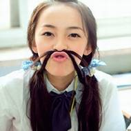 �����������Ů��ͷ���ҵ�ǰ���Ǹ�С����