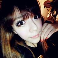 �����������Ů��ͷ���ҵ�ǰ���Ǹ�С����