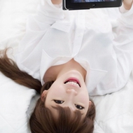 �����������Ů��ͷ���ҵ�ǰ���Ǹ�С����