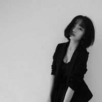 ���ڻӻ�һ���ڰ׵��ഺ