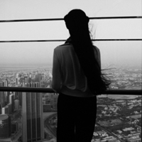 ���ڻӻ�һ���ڰ׵��ഺ