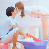 ���ܵ�QQ����ͷ��һ��һŮ�������������������Զ