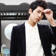 ����˧��Ψ������ͷ��,���ݵ�Ц������������