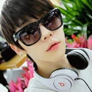 ����˧��Ψ������ͷ��,���ݵ�Ц������������