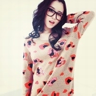 ����������Ů������ɫͷ�񣬲�Ҫ���Ҷ���ĺõ�������Ӧ��