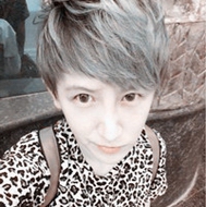 ŷ���ڰ�QQ��������ͷ�񣬲��ֹ���ĸ�������̫������