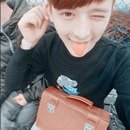 ŷ���ڰ�QQ��������ͷ�񣬲��ֹ���ĸ�������̫������