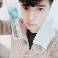 ŷ���ڰ�QQ��������ͷ�񣬲��ֹ���ĸ�������̫������