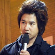 �ɰ�Ψ������������ͷ��,��ʱ�����鲻�õĺ��ҷ�Ƣ��