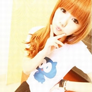 �ഺ�����ɰ�Ů������ͷ��,������΢Ц������ʧ���Լ�