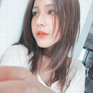 �ഺ�����ɰ�Ů������ͷ��,������΢Ц������ʧ���Լ�