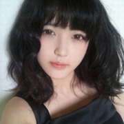 �ഺ�����ɰ�Ů������ͷ��,������΢Ц������ʧ���Լ�