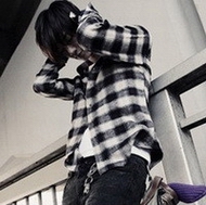 ��ק����Į���������ڰ�ͷ����Խ�����Ҿ�Խ������˧��