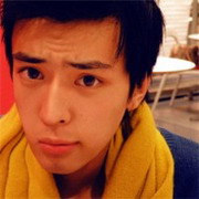 Ψ���ɰ�����������ͷ�� һ˫�����Ĵ��۾�͸¶��һ˿����