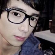 �ഺʱ��˧������ͷ�� һ���˵�ʱ��ֻ��ĬĬ�ķ���