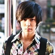 �ഺʱ��˧������ͷ�� һ���˵�ʱ��ֻ��ĬĬ�ķ���