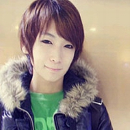 �ഺʱ��˧������ͷ�� һ���˵�ʱ��ֻ��ĬĬ�ķ���