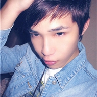 �ഺʱ��˧������ͷ�� һ���˵�ʱ��ֻ��ĬĬ�ķ���