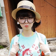 Ψ��ʱ�пɰ�Ů��ͷ��,ÿһ��Ů�����������˵İ�ѩ����