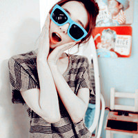 ͵͵���ֵķ�����ͷ�񣺶��Լ�һ������ǿ΢Ц