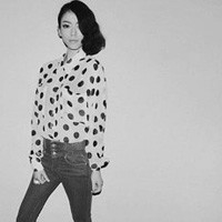 �������ڰ�Ů���˸�ͷ�� Ϊ����˵���Į�ѵ������������