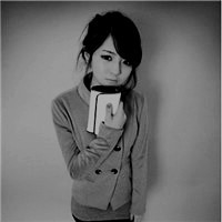 �������ڰ�Ů���˸�ͷ�� Ϊ����˵���Į�ѵ������������