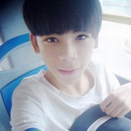 2012���ᳬ�Ÿ����������������������ϱ�ʹ��һ��ħ��