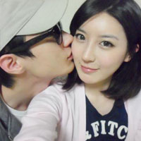 �మ���QQ����ͷ��һ��һŮ�����鲻������������