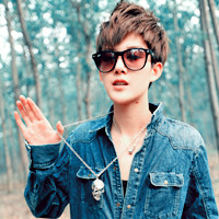 ˧�з���QQ�ɰ�����ͷ��Ϊһ���˰��Ϲ¶���ζ