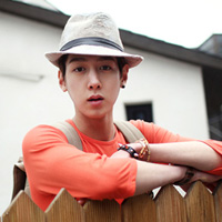 ˧�з���QQ�ɰ�����ͷ��Ϊһ���˰��Ϲ¶���ζ