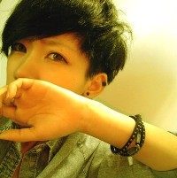 ˧�з���QQ�ɰ�����ͷ��Ϊһ���˰��Ϲ¶���ζ