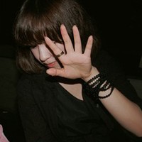 ������ϧ����ͷ�����ұ���ֵ�����