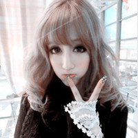 ����˫�۵�Ψ��Ů��ͷ�񣬲������µ��ѹ�