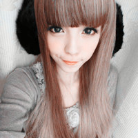 ����˫�۵�Ψ��Ů��ͷ�񣬲������µ��ѹ�