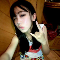 ����˫�۵�Ψ��Ů��ͷ�񣬲������µ��ѹ�