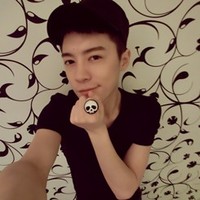 ����QQ��������ͷ��_׷����¶�һЦ����