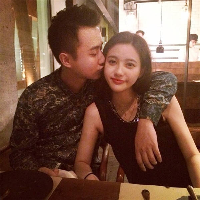 ��һ���˺��ѣ������Լ��İ����˸���