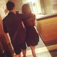 ��һ���˺��ѣ������Լ��İ����˸���