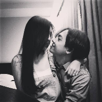 ��һ���˺��ѣ������Լ��İ����˸���