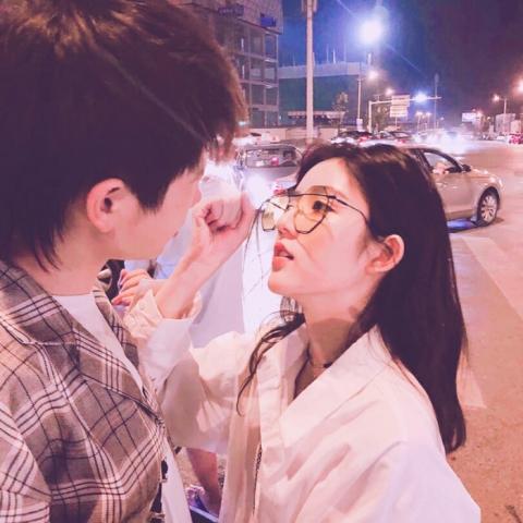 ���ָ�����ͷ   �ǰ����ɵ���