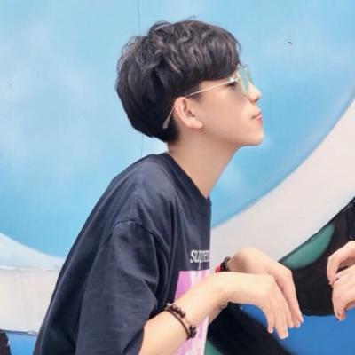 ��ɫϵ������ͷ��һ��һŮ  ������Ȱ��Լ�����