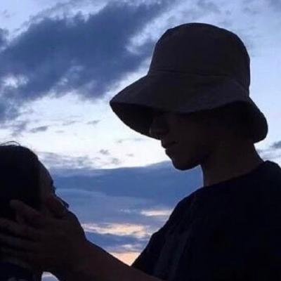 ��ɫϵ������ͷ��һ��һŮ  ������Ȱ��Լ�����