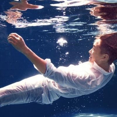 ��ɫϵ������ͷ��һ��һŮ  ������Ȱ��Լ�����