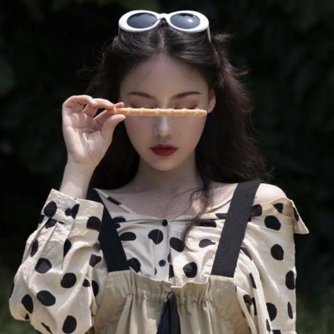 ����Ů��ͷ���ѹ��˸д�ȫ    һ����һ����