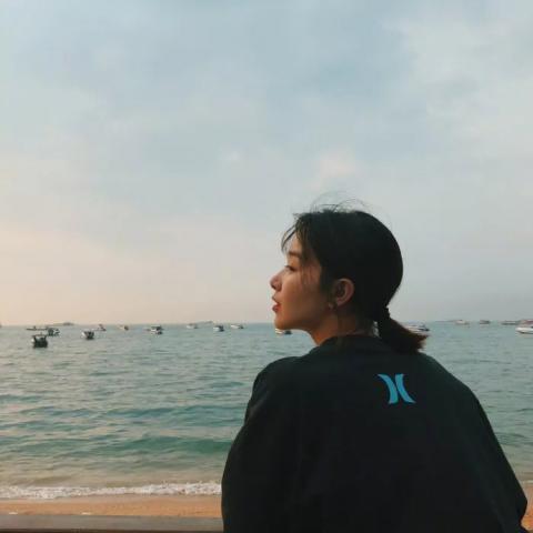 ����Ů��ͷ���ѹ��˸д�ȫ    һ����һ����