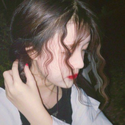 ����Ů��ͷ�񣺾����������㿴����Ŀ��ת��