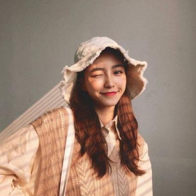 �������շ���Ů������ͷ��ѡ    ��ʻ����