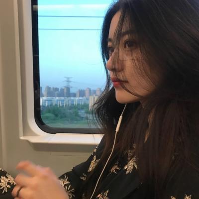 �������շ���Ů������ͷ��ѡ    ��ʻ����